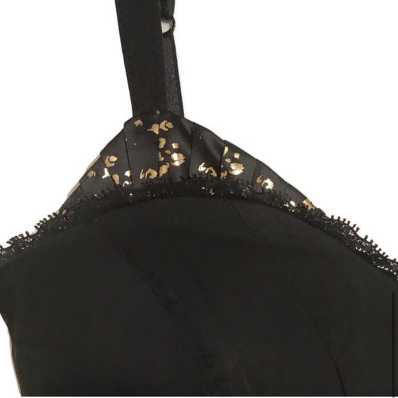 Guess Bodycon Dress with Ruffles
C$48 C$160 Size: US S Guess - Picture 7 of 9